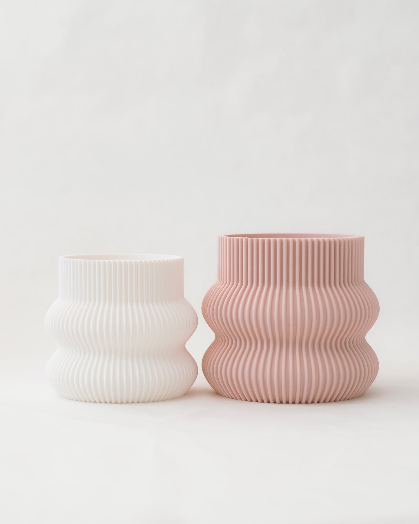 Ribbed Curvy Pot