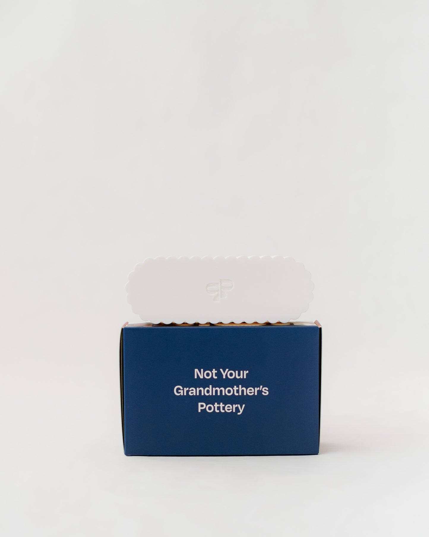 Scalloped Stationary Container
