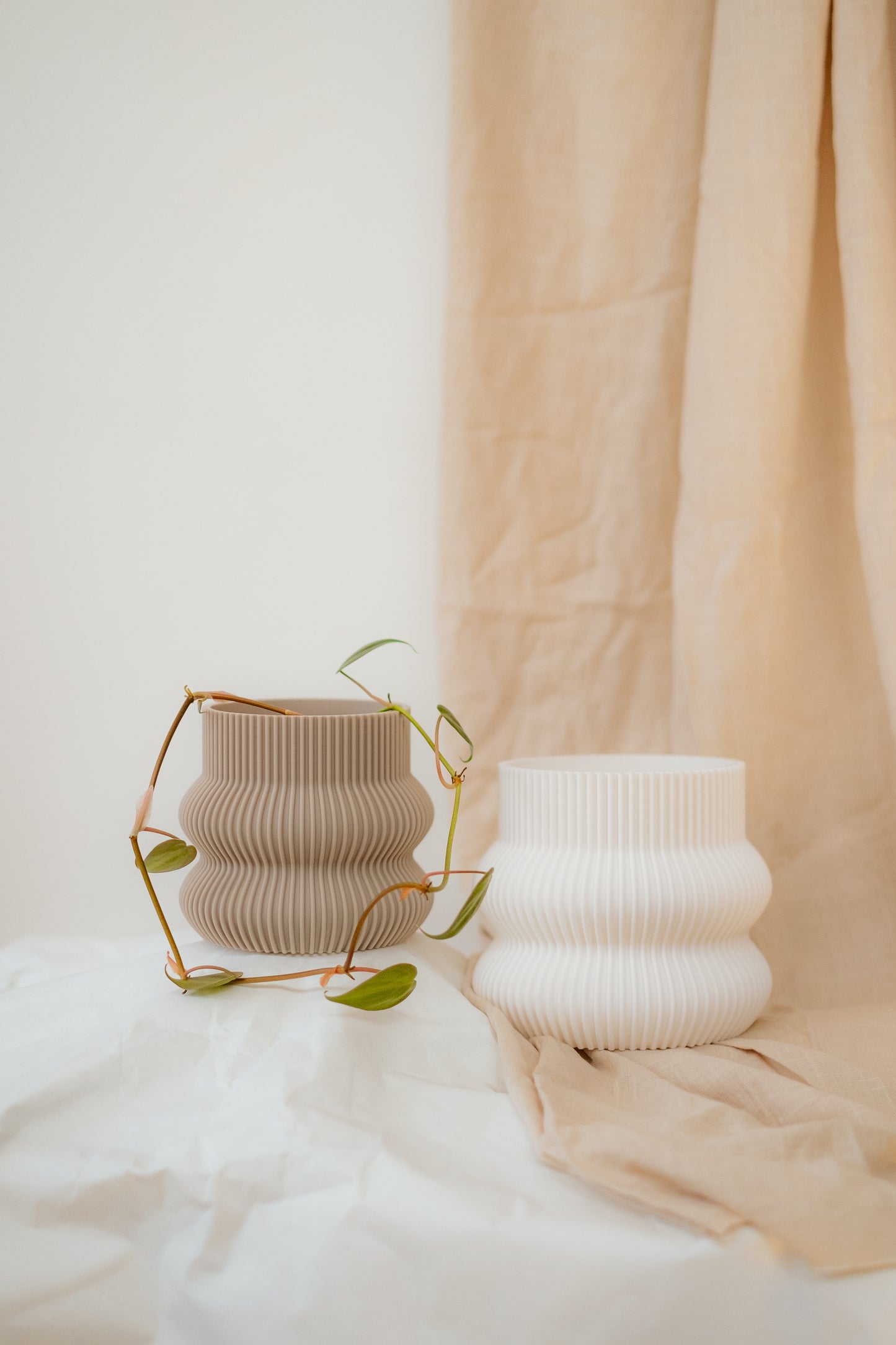 Ribbed Curvy Pot