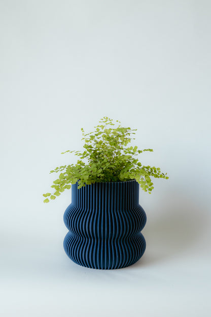 Ribbed Curvy Pot
