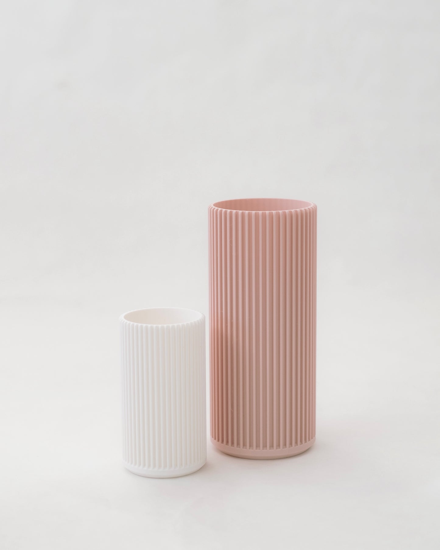 Ribbed Stationary Holder