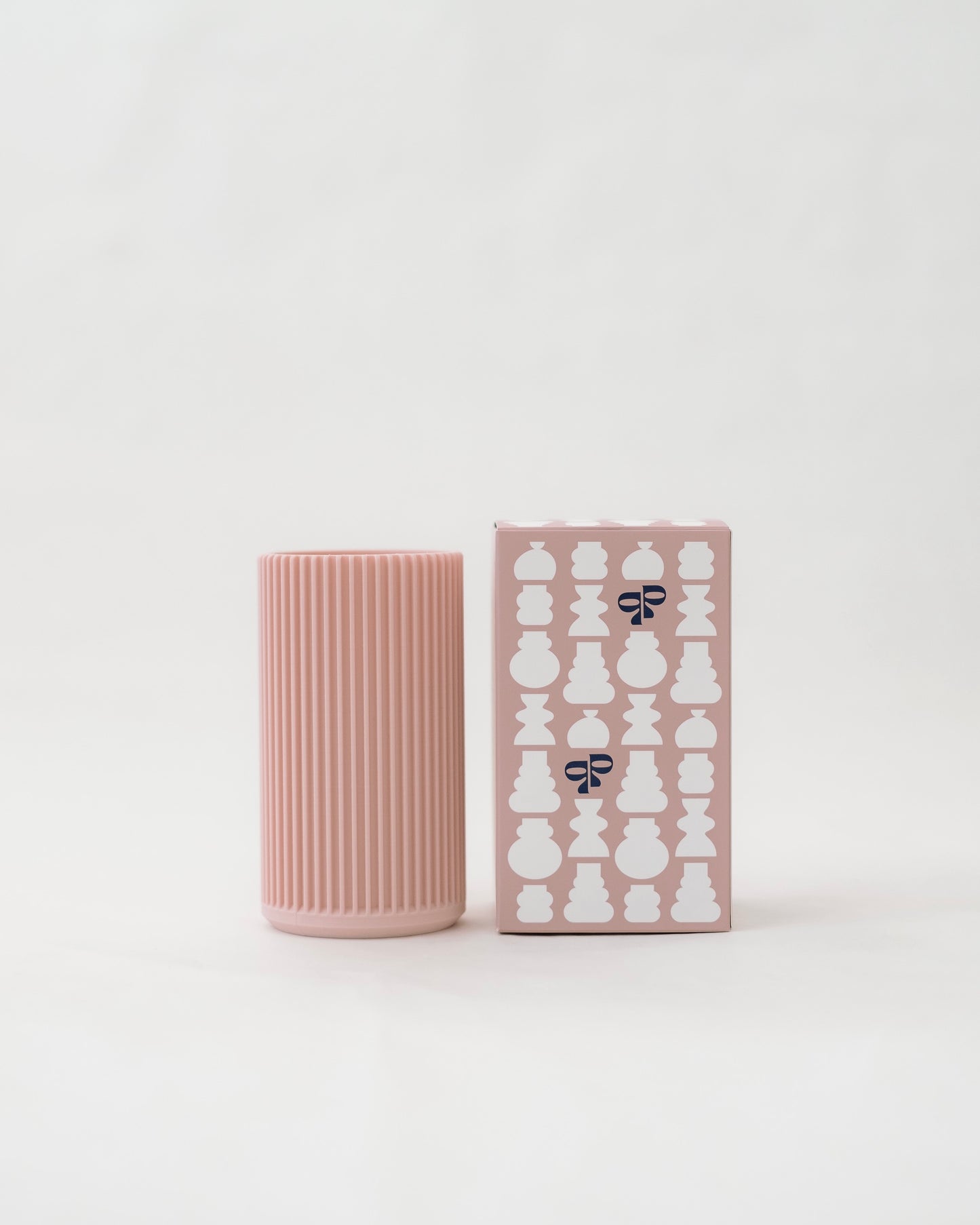 Ribbed Stationary Holder
