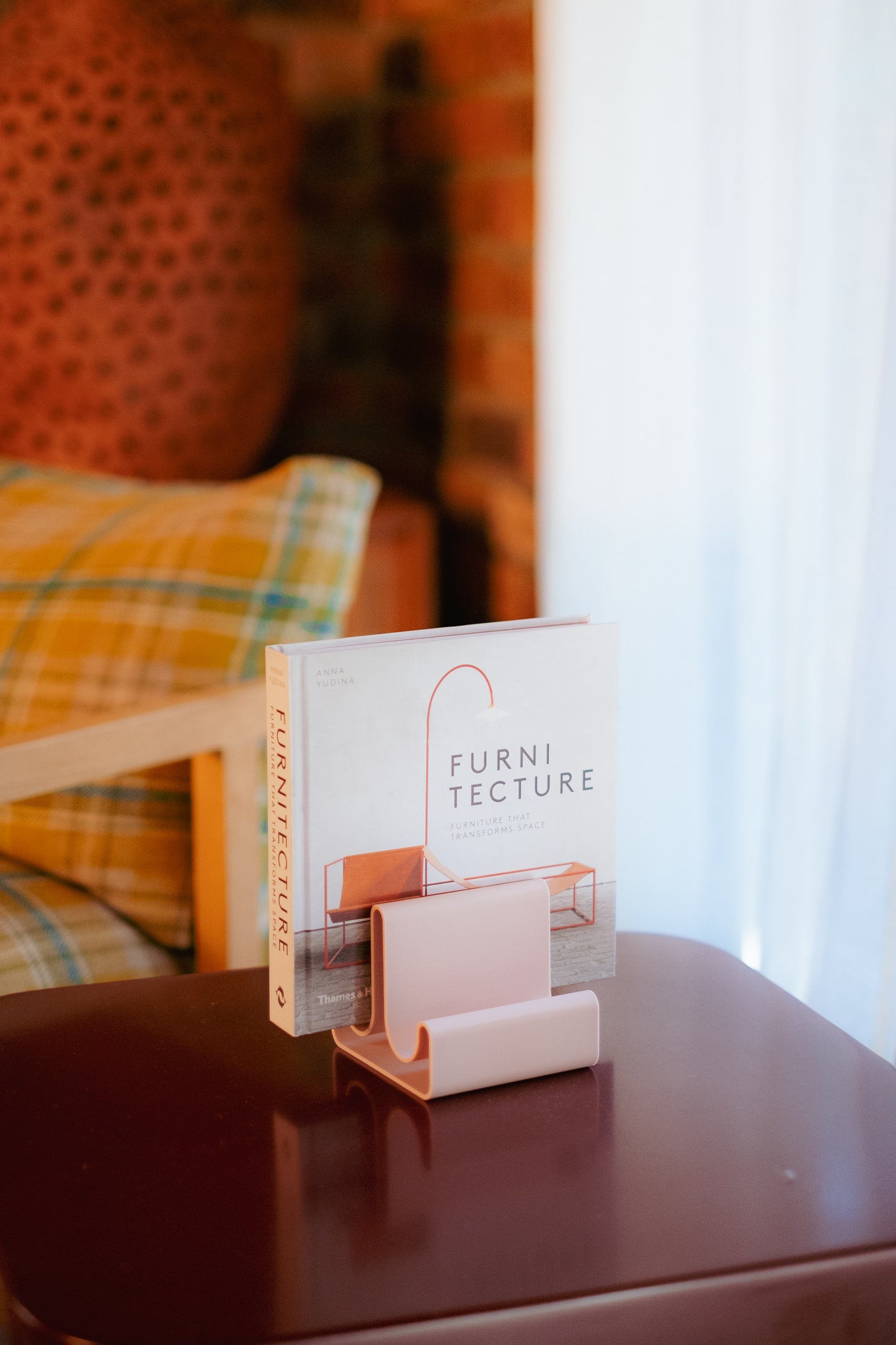 Wave Book Stand